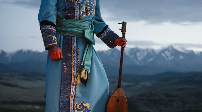 Mongolia Traditional Costumes