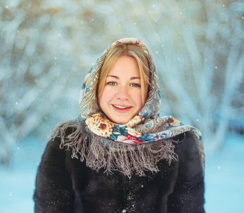Russian girl in Pavloposadskie Scarves Russian girl in Pavloposadskie Scarves